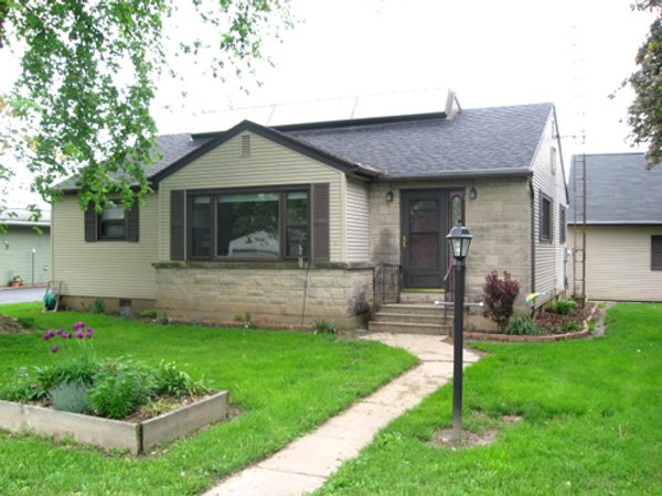 Country 3 Bedroom, 1 Bath Ranch on Basement